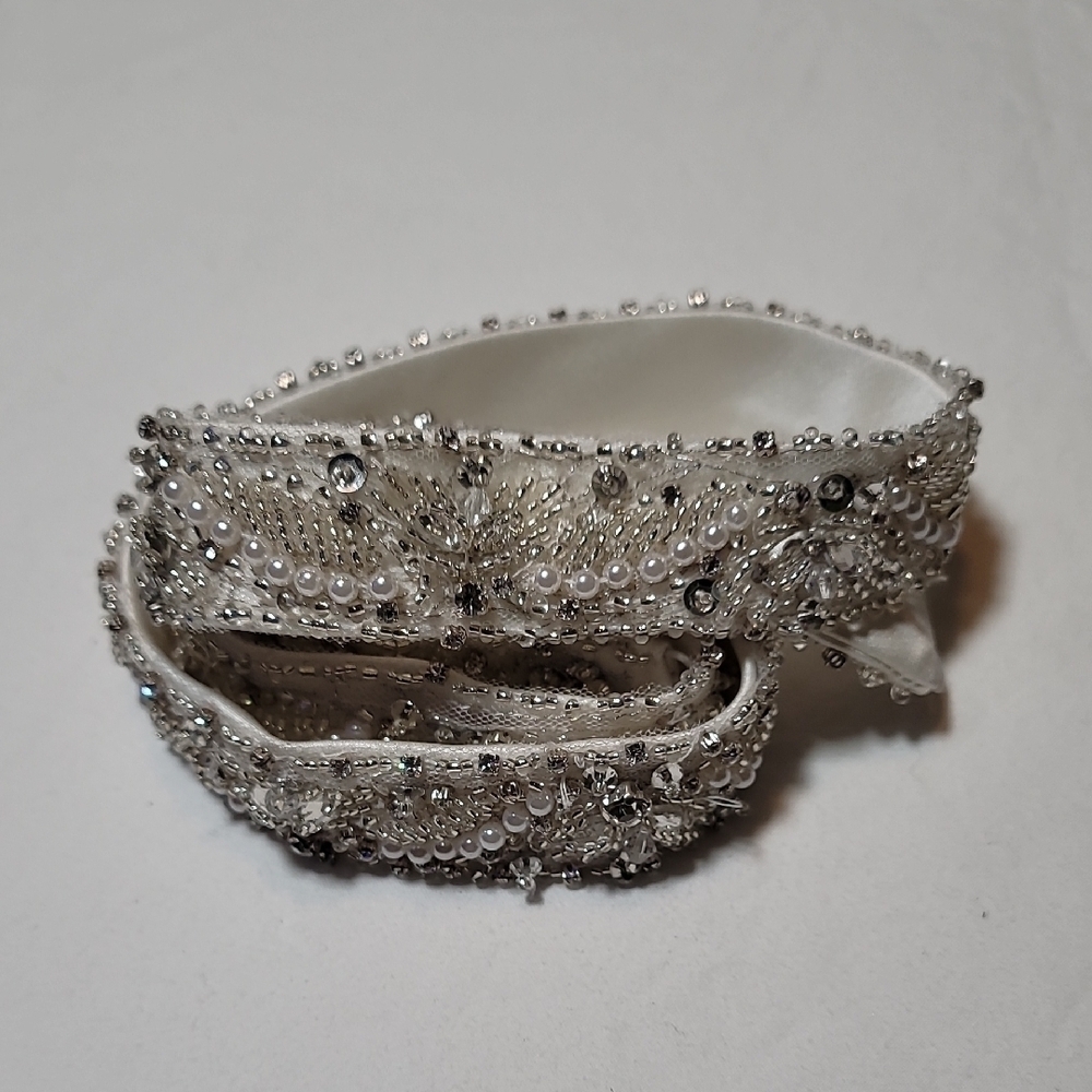 Silver Intricate Belt Accessory with Sparkling Embellishments